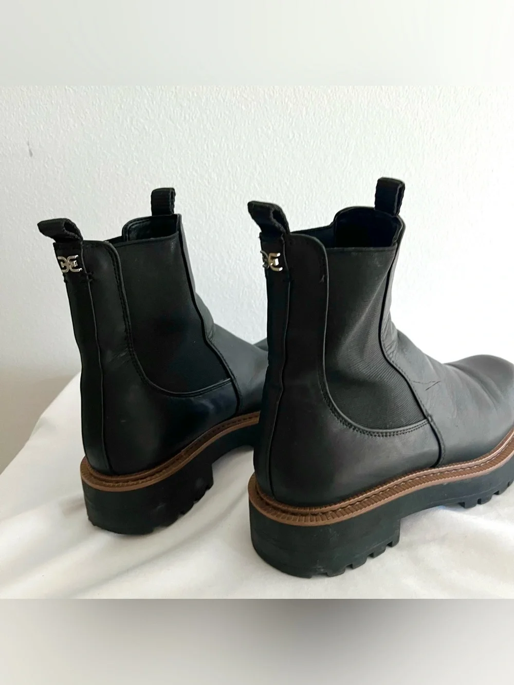 Sam Edelman Women’s Classic  Black Leather Chelsea Lug Boots Size 7 Grunge BTS